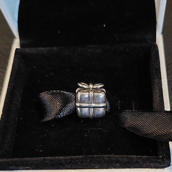 PANDORA Sterling Silver Present Charm - Picture 2 of 7